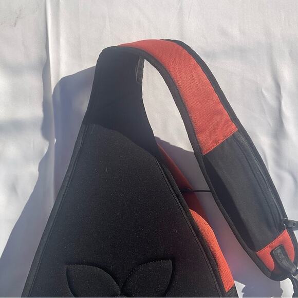 Sherpani Esprit Sling Bag - Picture 8 of 10